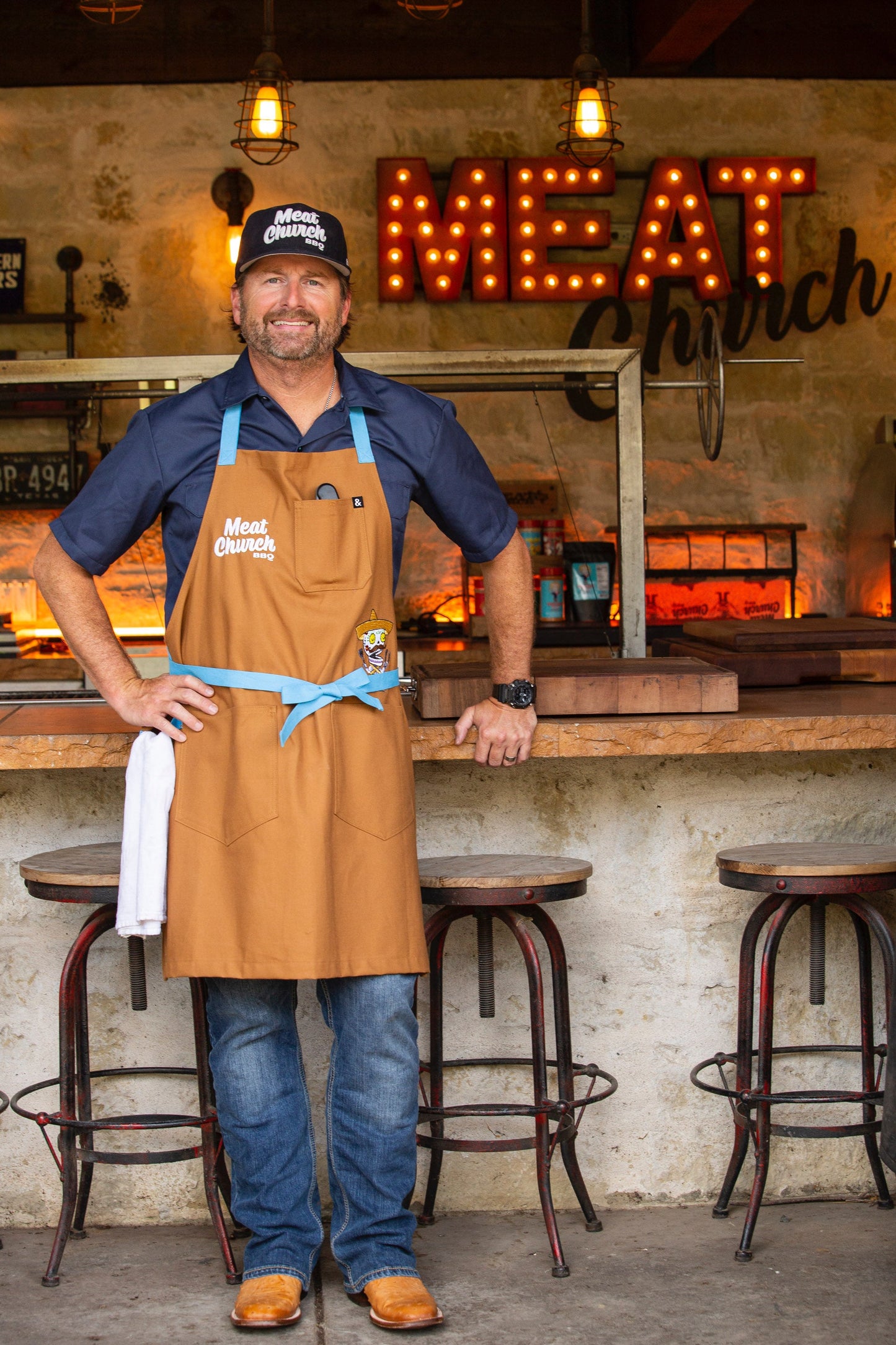 hedley-and-bennett-meat-church-apron-duck-tan-c4 image_912805a7-8b3f-48b2-8698-64cb1afdc18a.jpg